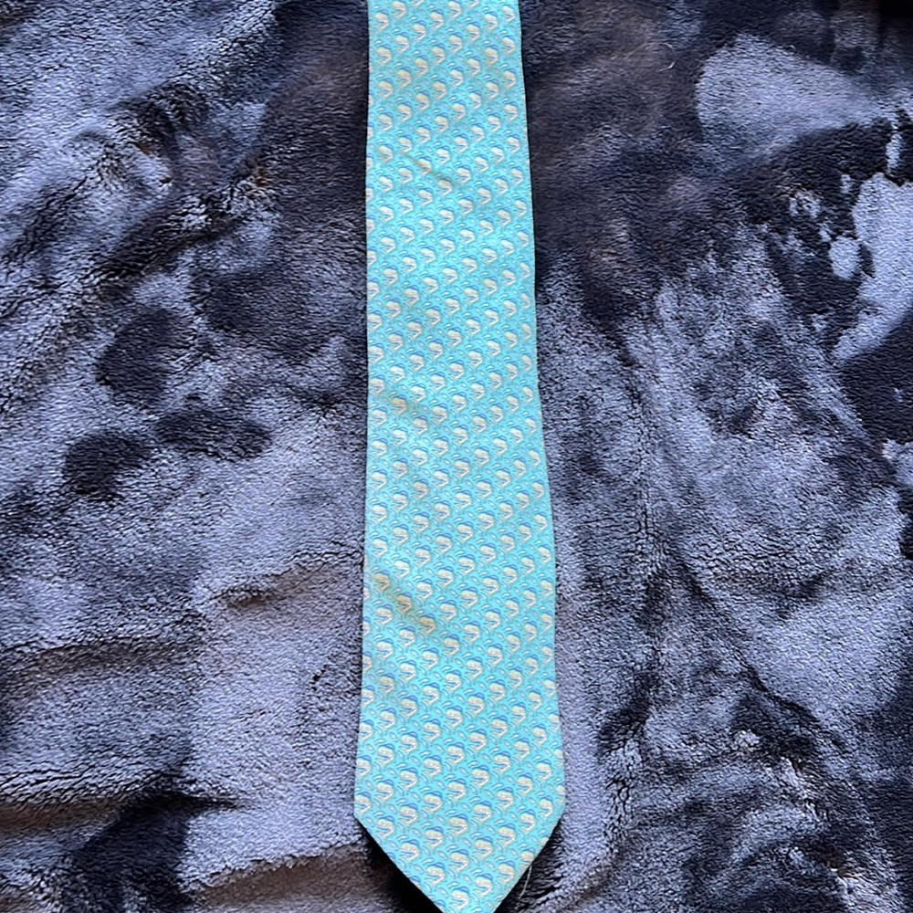 Vineyard vines mahi tie
